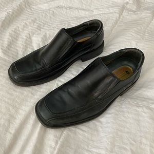 Mens 10.5 Black Leather Dockers Slip on shoes